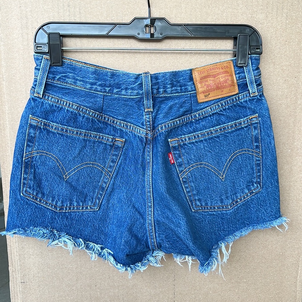 🏖️Levi’s 501 Mid Rise Short - Picture 2 of 5